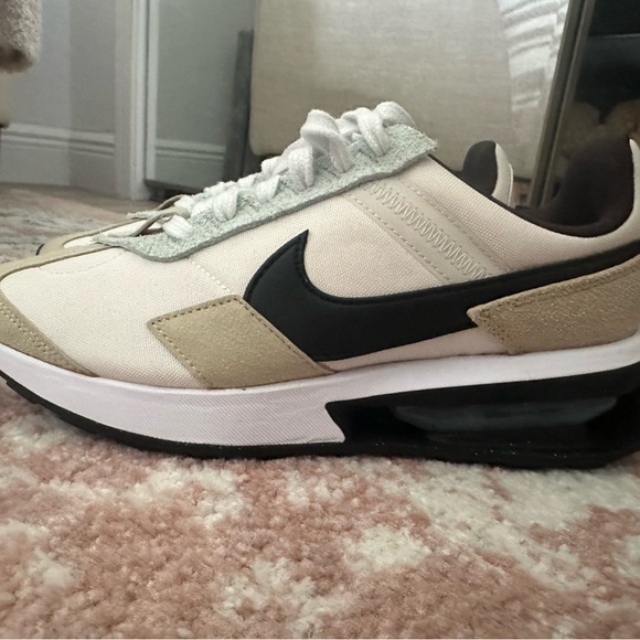 NWT Women’s Nike Pre-Day LX, size 8 - Picture 3 of 5